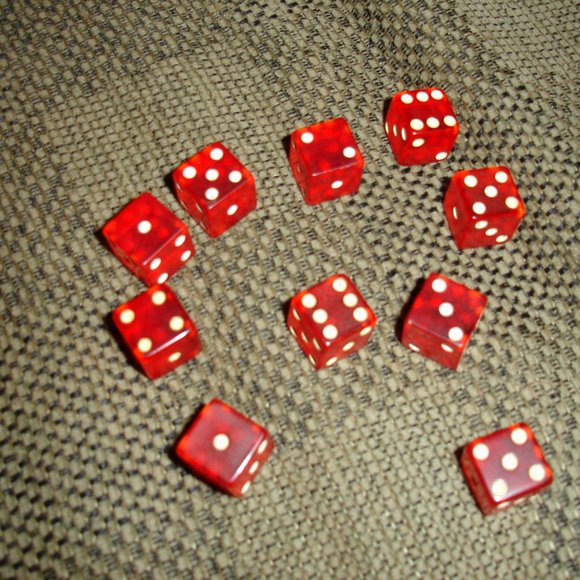 Bundle of 10 6 Vintage Lucite Red White Dice - Classic Dice - Gaming Dice !!! - Picture 2 of 3